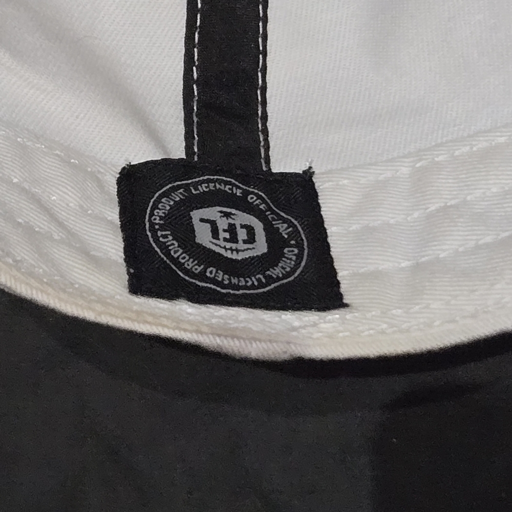 White Embroidered Cap - Picture 4 of 6